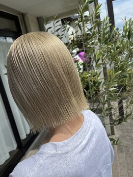 サロンエフ(salon F) ブロンドボブ