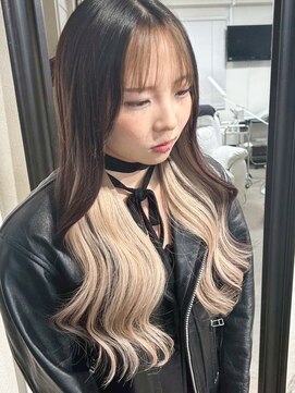 アフィナー(Afinar) 【横浜/横浜駅】白金インナー×ゆる波ウェーブ