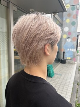 シーナ バイ マグ(siina. by Mag) ブリーチな　カラーで魅せるハイトーンフェザーショート