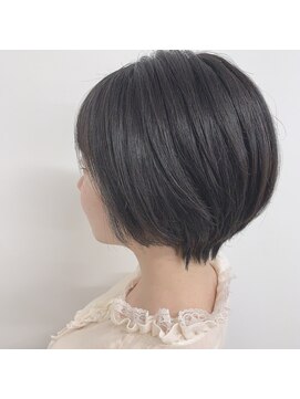 ガーランドウメダ(Garland umeda) 前下がりショートボブ☆乾かすだけでまとまる簡単スタイリング