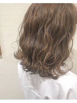 フィオーレ ヘアデザイン(FIORE hair design) ベージュカラー