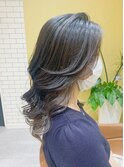 レイヤーロングスタイルのインナーカラー