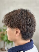 レヴィア(REVIA)&nbsp;メンズカットツイストスパイラルパーマ眉毛カットフェードカット