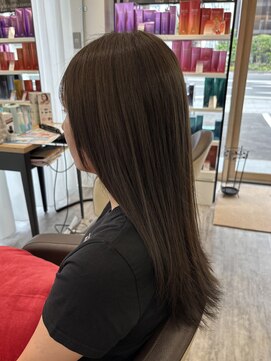 ウイ バイ ファースト 北四番丁店(u'i by first) 透けるアッシュグレーロングスタイル