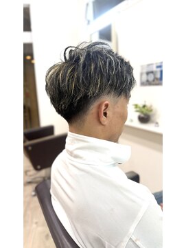 メンズショートツーブロック