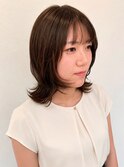 まとまりのあるシルエットと柔らかな質感が魅力のくびれミディ