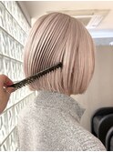 ハイトーンショートハッシュボブミルクティーホワイトベージュ