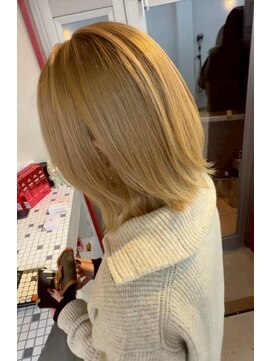 ヴァイオレット(VIOLET) ブロンドボブ