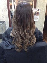 フェリシータ 総持寺店(felicita)&nbsp;アッシュ系シルバーグラデーション＠ルーズウェーブ巻