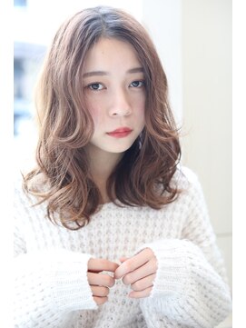 ルーブル(Louvre) ～Louvre～センター分けがオシャレな大人ミディアム