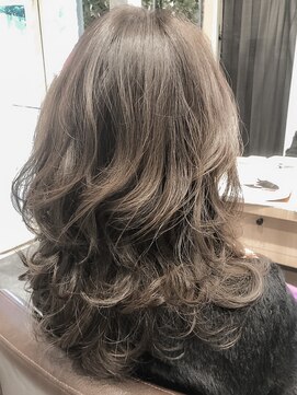 ビースリー ロア エレガントレイヤー×イルミナカラー 12/16