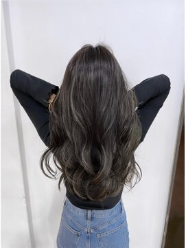 ネオリーブセブン 御茶ノ水店(Neolive 7) 上品な極細ハイライト