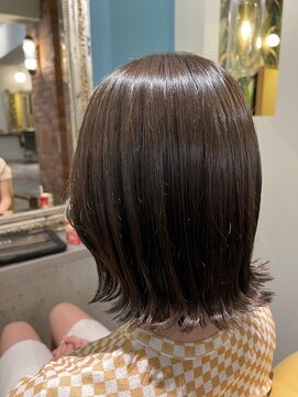 ムーン(moon) #ミディアムヘア#斜めバング#グレージュカラー