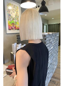 ウシワカマルイースト(ushiwakamaru East) ブロンドボブ