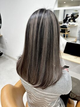 イト(ito.) 脱白髪染めコントラストハイライトハッシュカット_フルバング