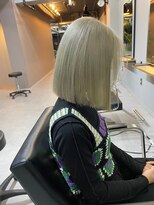 レブ 三条河原町(Reb,) ボブダブルカラーハイトーンブリーチ30代くすみベージュ韓国ヘア