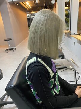 レブ 三条河原町(Reb,) ボブダブルカラーハイトーンブリーチ30代くすみベージュ韓国ヘア