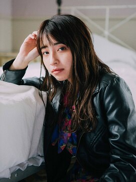 スタリー(Starry) クールなロングスタイル20代/30代/40代/ハレマチ通り