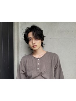 《メンズ眉毛カットが大人気◎》ハイライトカラーを入れる事で、立体感を強調してくれてます◎