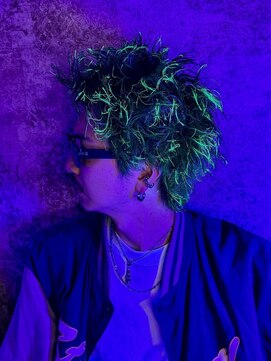 イエローコーン 金沢文庫店(YELLOW CORN) 光るメンズハイライト/スパイキーショート/スパイキーパーマ眉毛