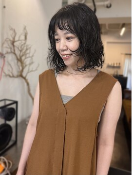 ラリカ(La Rica) ウルフカットでレトロカジュアルに！　レイヤーボブ