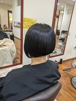 ミドリ(MIDORI)&nbsp;前下がりボブ