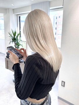 エルサザリープ 三宮(Elsa the leap) 抜きっぱなし/プラチナブロンド/ホワイトブロンド/ミルクティー