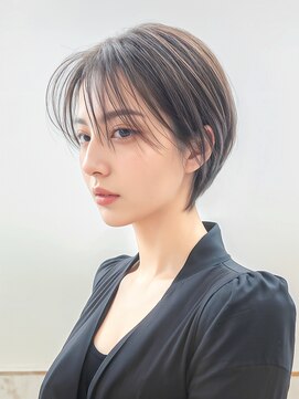 耳かけ大人ショート／品のある抜け感スタイル