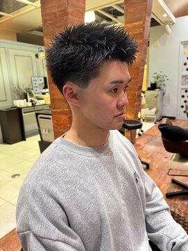 メンズサロンバムオム 名古屋栄店(MEN’S SALON BAMM HOMME) 男らしさ際立つ刈り上げスパイキー