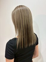ヘアプレイスソル (HAIR PLACE SoL)&nbsp;透明感ホワイトグレージュ/ミディアム/切りっぱなし