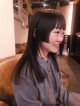 ブロック ジャポン(bloc japon) 黒髪地毛活かしてモード×ステップ段カット大人かわいい艶髪