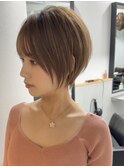 ショートヘアショートボブ白髪ぼかしハイライトカラーボブ