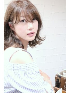 ホラン(HoLan) 【HoLan】外ハネカールxくびれミディxベージュカラー