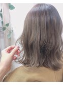 くすみベージュ