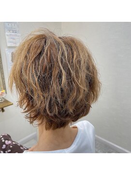 ヘアーアンドメイク ドレス(DRESS) ブリーチ毛にパーマできます