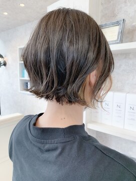 キャアリー(Caary) 福山市美容室Caary人気 パツンとボブ 耳かけイヤリングカラー