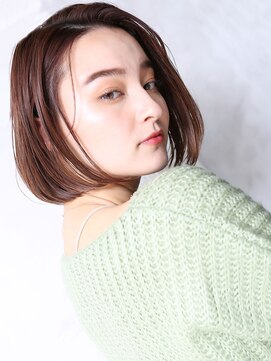 クラッチ ユニ(CLUTCH uni) 大人可愛い小顔美髪ツヤ髪ダークブラウンセンター分けボブA1