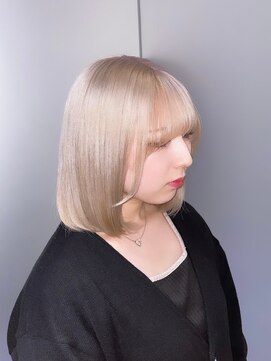 アルーシェ 新宿店(Alushe) ホワイトベージュ