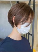 横浜西口くびれショート切りっぱなしボブベージュカラー30代●