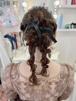 リムネ(RIMUNE)&nbsp;編みおろしツイン/結婚式ヘア/ヘアセット/ツインポニー