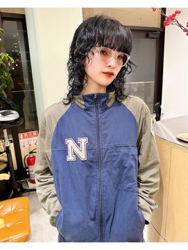 ホロ(hollo) ウルフレイヤーパーマプードルパーマミディアムパーマ