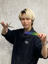 中本翔大/@syoyan_glow/広島で1番スパイキーショートを愛する美容師/骨格似合わせカット