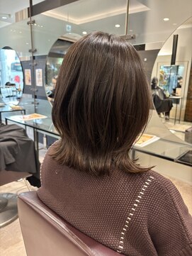 ノーム バイ アウラ(norm. by aura) くびれヘアレイヤーボブ切りっぱなしボブ