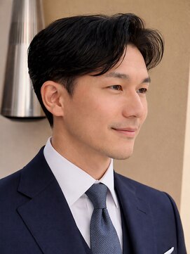 ヨシザワインク プレミアム 横浜 桜木町店(YOSHIZAWA Inc. PREMIUM) 爽やかセンターパートツーブロック毛流れダウンパーマ