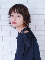 ヘアリゾート粋 新宿三丁目本店&nbsp;アクセサリーカラー/外ハネウルフヘア/白澤