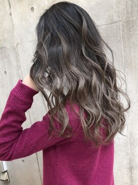 メリー(merry craftsman's factory) 外国人風バレイヤージュ、ハイライトカラーアッシュグレージュ