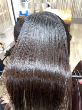 ルーミールーム(RoomieRoom) 黒髪ロングストレート20代30代40代王道スタイル髪質改善耳掛け