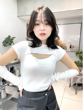 ヴェイン 渋谷(vain) ミディアムレイヤーカット/くびれヘア/20代30代/インナーカラー