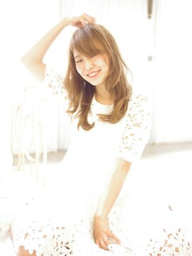 シロフイケブクロ(shirof ikebukuro) おフェミなセミロング