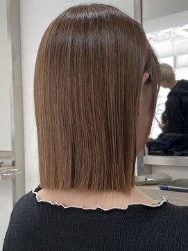 ヨロ 小岩(YOLO) ハイライトカラーミルクティーベージュケアブリーチダブルカラー